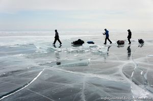 Поход по льду Байкала