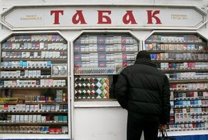 Ритейлерам хотят запретить продавать сигареты ночью