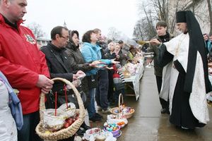 Пасха это - День православных "алконавтов" и верующих "давалок"!