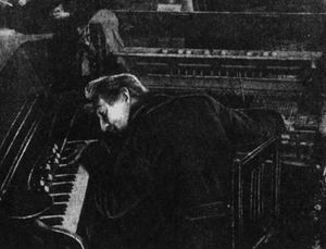 Как композитор Авраамов хотел написать самый странный гимн для СССР