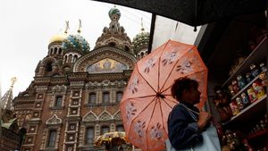 Daily Express предупредила британцев о «странных» законах России, которые лучше не нарушать  