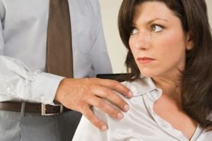 Сексуальные домогательства на работе: как быть? Советы HR