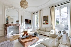 Апартаменты площадью 215 квадратных метров в Париже