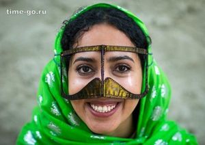 Вот для чего иранские женщины носят эти странные маски-усы.