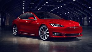 Tesla выпустила самую дешевую Model S