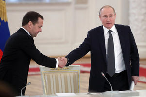 Путин снова хочет назначать Медведева. Что думаете?