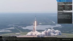 Ракета-носитель Falcon 9 Block 5 успешно вывела на орбиту спутник связи Бангладеш