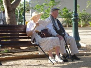 У пожилой пары были проблемы с памятью. Только послушай их диалог!