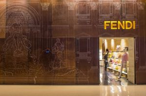 Fashion-дайджест: интернет-магазин Fendi и закрытие 80 магазинов Melon Fashion Group