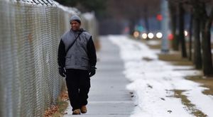 Ежедневно этот мужчина преодолевал пешком 34 км на работу и обратно