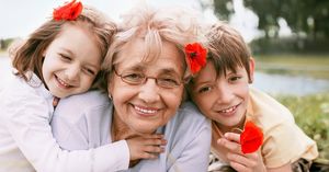 10 фраз, которые никогда не слетят с уст любящей бабушки. Хорошие бабушки не позволяют себе…