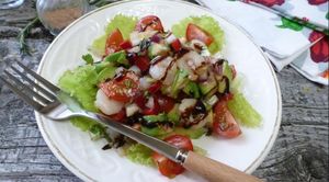 САЛАТНЫЙ ДЕНЬ. Овощной салат с креветками и авокадо