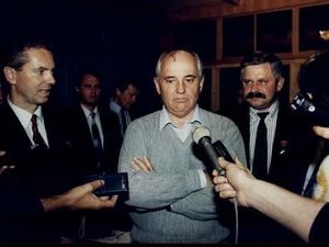 В день Беловежского соглашения Руцкой требовал у Горбачева арестовать Ельцина и других заговорщиков