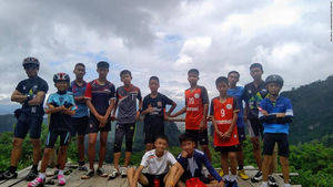 12 мальчиков и их тренер бесследно пропали в тайской пещере, в которой по легендам живет призрак