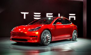 Tesla вышла на рекордный уровень производства Model 3
