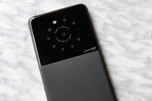 Стартап Light разрабатывает смартфон с 9 камерами