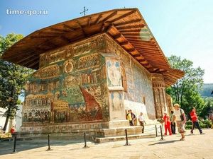 Сикстинская капелла Востока: Старинные монастыри Румынии, с фресками наоборот