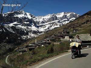 Власти этой швейцарской деревни готовы заплатить 20 тысяч евро каждому, кто переедет сюда жить!