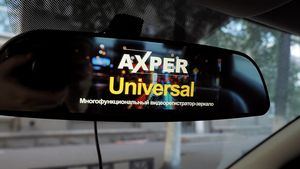 Обзор Axper Universal – регистратор-зеркало на Android