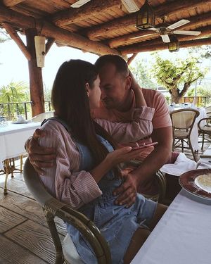 Беременная Нюша показала нежное фото с мужем в День семьи, любви и верности