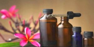 Эфирное масло герани — свойства и применение для лица