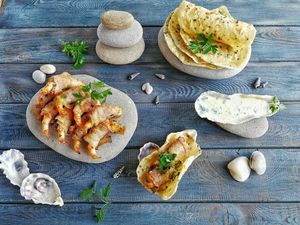 Готовим креветки в беконе и лепёшки на камне: шикарное блюдо для вашей дачи