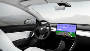 На приборной панели Tesla появятся игры для водителей, Маск нанимает разработчиков