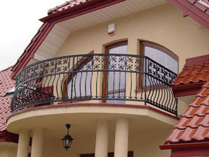 Типы балконов для загородного дома