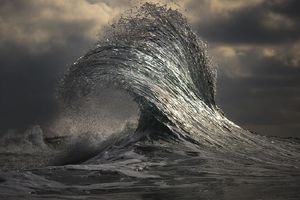 «Лови волну!»: Фотографии океанских волн, от которых захватывает дух