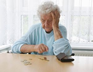 Почему у пенсионеров нет денег?
