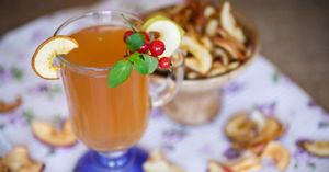 Вкусный, мягкий кисель из яблок: сытный напиток к Яблочному Спасу 19 августа!