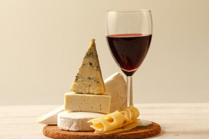 Как сочетать сыр и вино: мнение эксперта