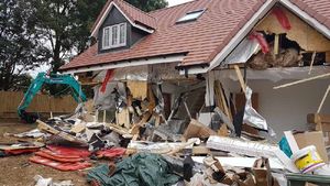 Строителю-иммигранту не заплатили и он разрушил 5 домов, нанеся ущерб на $3 миллиона