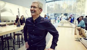 Apple даёт Тиму Куку бонус в размере $120 миллионов