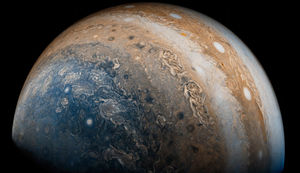 Магнитное поле Юпитера оказалось более сложным, чем предполагалось