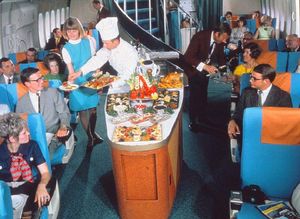 Вот так вот кормили в самолетах около 50-ти лет назад