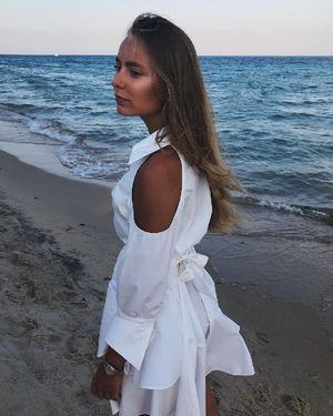 Вся сеть в восторге от «неописуемой красоты» дочери Татьяны Навки и Александра Жулина на пляжных фото
