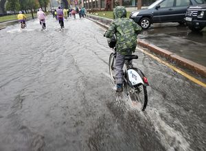 Москва затоплена, велопарад удался