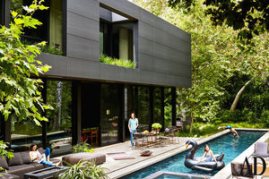 Огромные окна и стильный дизайн: впечатляющий дом для семьи дизайнера в Лос-Анджелесе