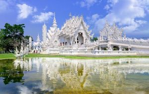 Белое чудо Таиланда: Буддистский храм Ват Ронг Кхун, не похожий ни на что в мире