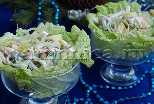 Простой и вкусный салат из пекинской капусты с курицей – рецепт фото