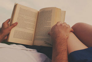 Почему, с научной точки зрения, лучше всего влюбляться в людей, которые любят читать?