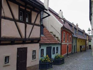 Злата улочка: легендарный, старинный и знаменитый символ Праги
