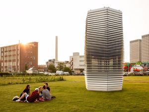 Дизайнер из Голландии создал стильные воздухоочистительные башни