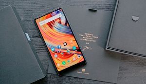 Безрамочный смартфон-слайдер Xiaomi Mi Mix 3 анонсируют 25 октября