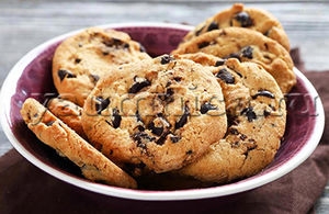 Простое и вкусное домашнее печенье с кусочками шоколада – пошаговый рецепт фото