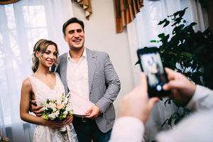 Победитель шоу «Замуж за Бузову» Денис Лебедев женился год назад — фото