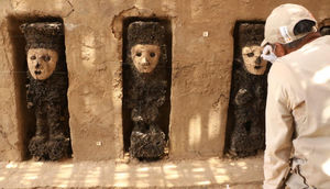 В Перу нашли доинкские деревянные фигурки «хранителей» в масках