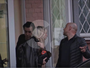 Светлану Лободу забрал из больницы лидер Rammstein Тилль Линдеманн — видео