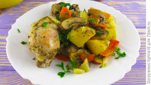 Ужин без возни «Хозяйка отдыхает»: мясо с картофелем и грибами в рукаве!